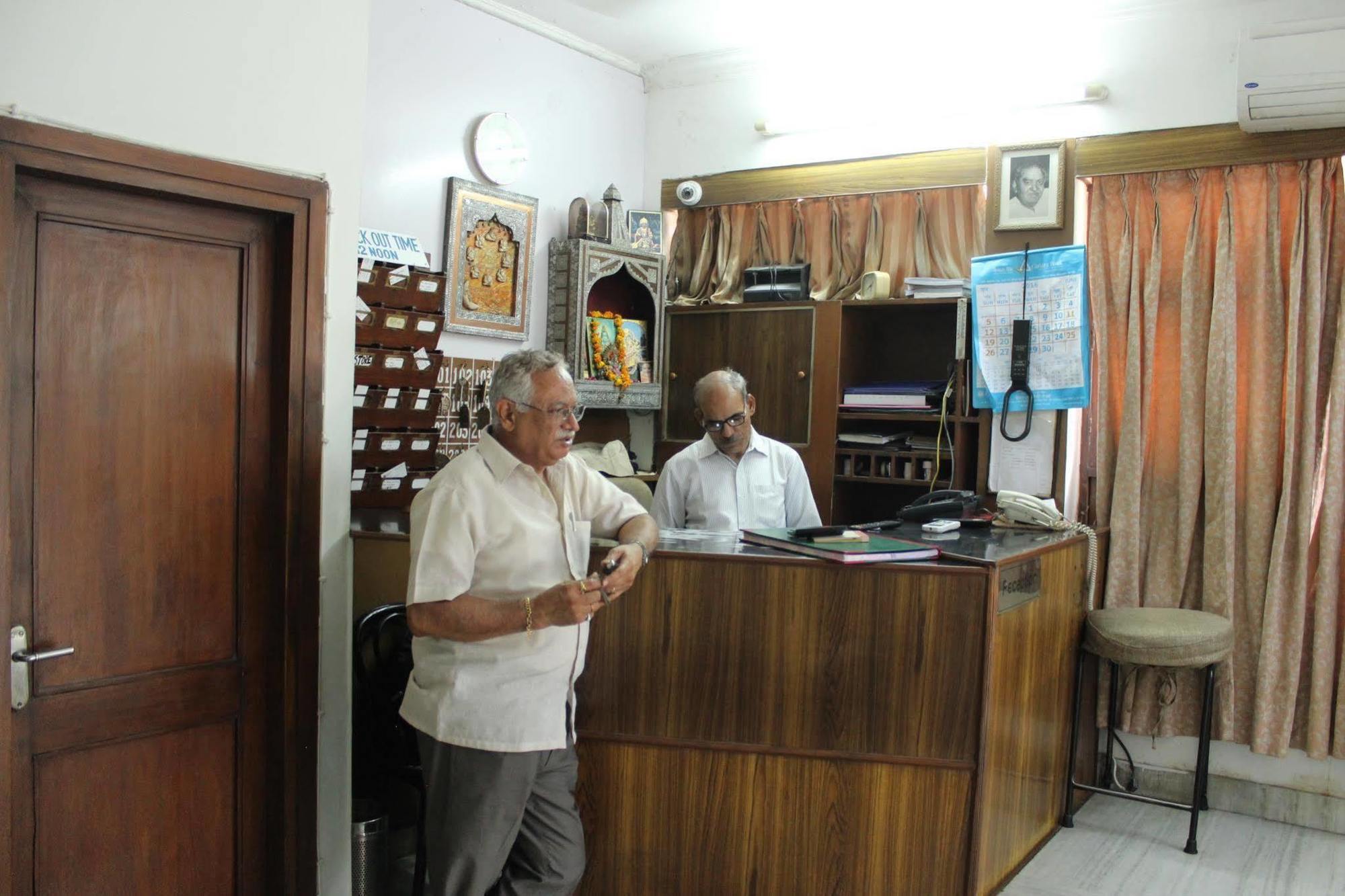 Batra Holiday Home - Couple Friendly Stays Delhi  Dış mekan fotoğraf